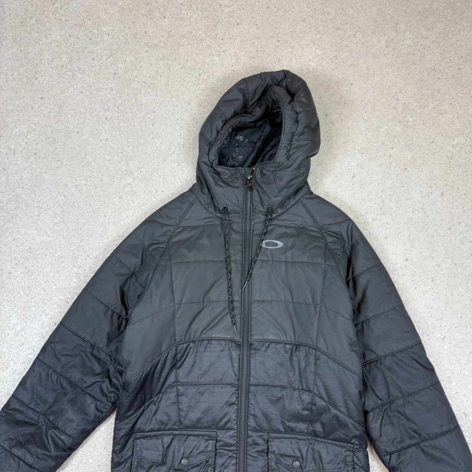 Oakley Puffer Jacket S / M Black Colourway Hooded Full Zip