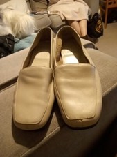 Image of Brand New Size 7. Womens  Cream Leather Slip On CLARKS  Soft