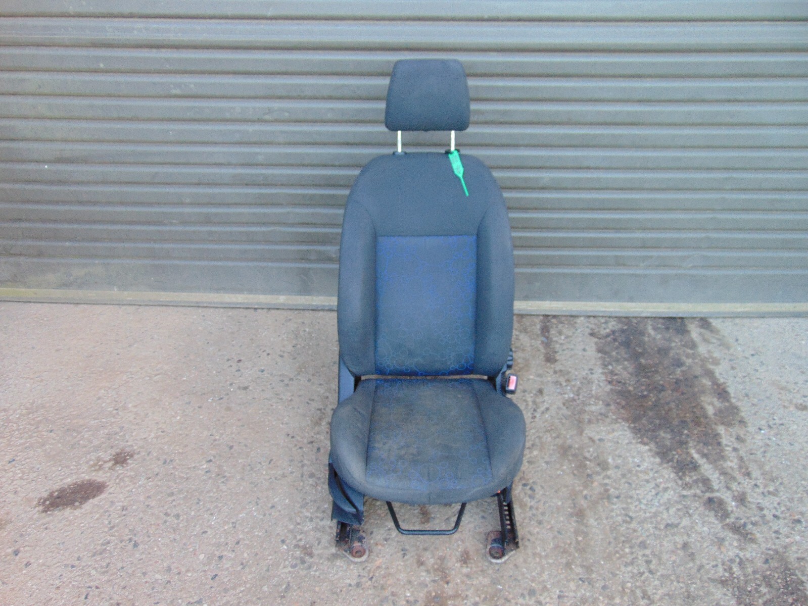 Ford Fiesta Drivers seat Mk6 5 door right front 0608 Grey cloth Atom