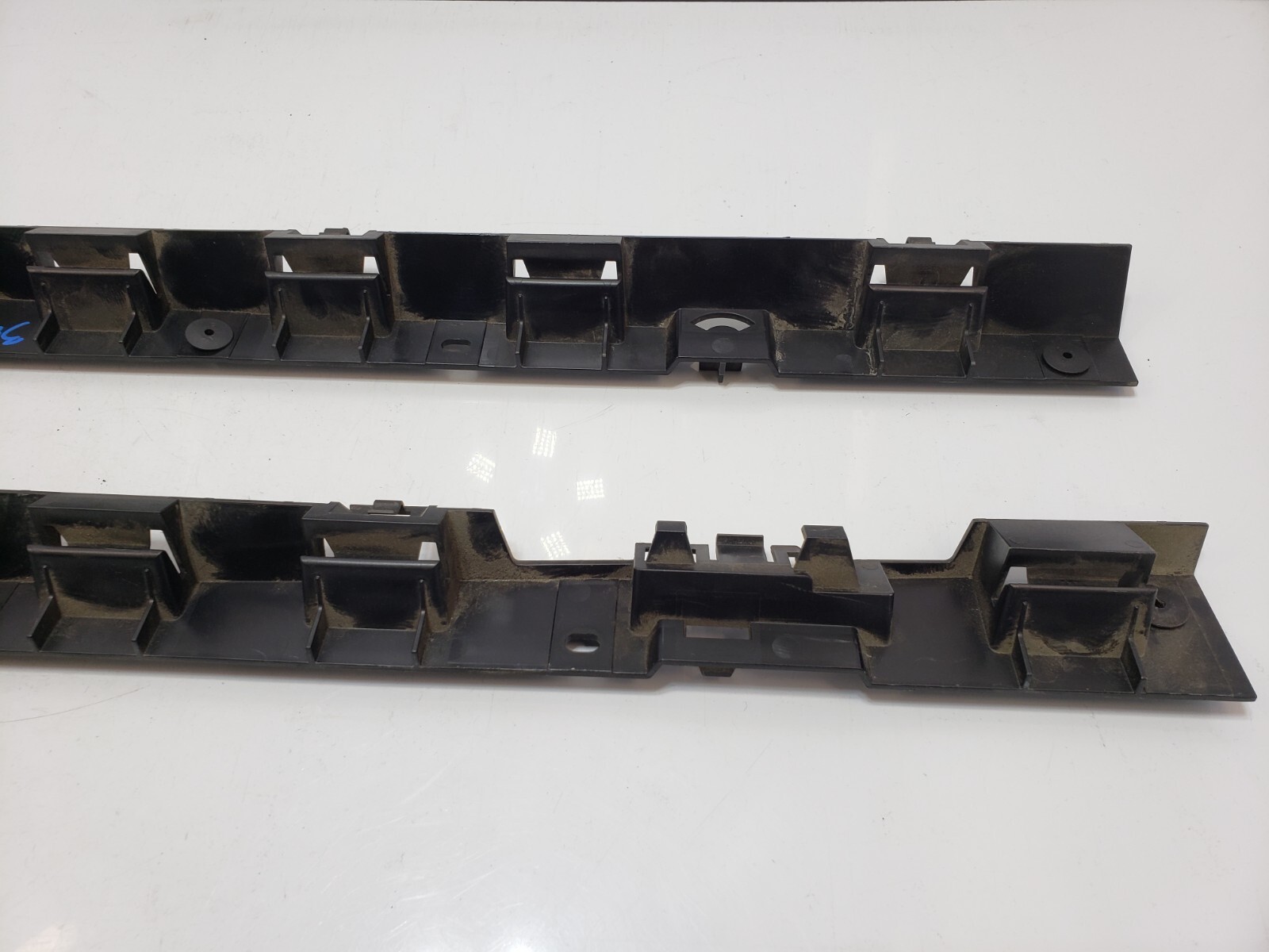 ✅ 10-14 OEM Rolls-Royce Ghost RR4 Rear Left Right Side Rocker Panel Bracket