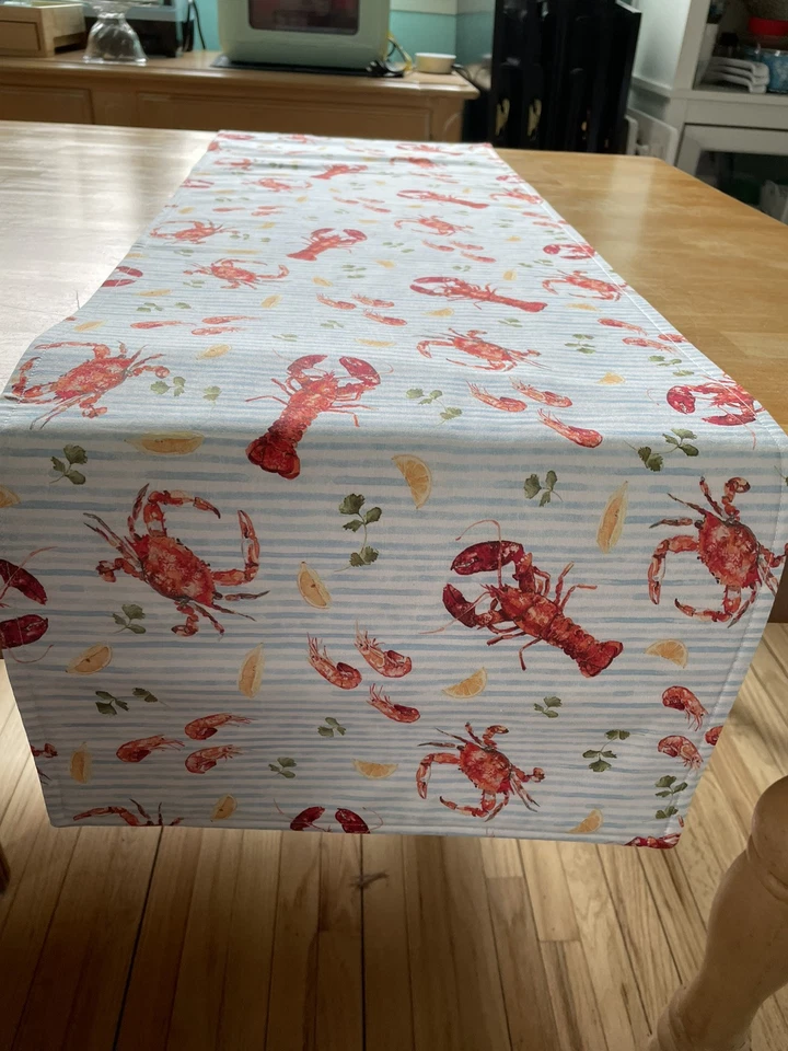 Complete Set 4 Napkins. Placemats And Matching Runner Crab Lobster Bake 9 Pieces - Image 2 of 4