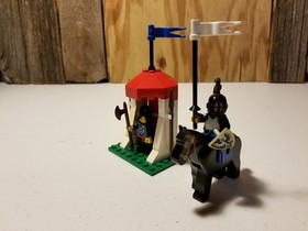 LEGO Castle: Castle Guard (6035) 100% complete with instructions