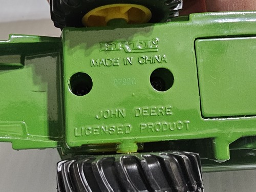 ERTL 1/64 John Deere 9750 STS Combine With 12 Row Corn Head & Grain Head Diecast - Bild 15 von 16