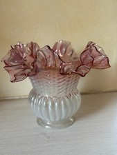 Jolie tulipe en verre irisé