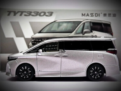 Masdi 1:64 Silver 2023 Alphard Mini Van MPV Sports Model Diecast Collect Car