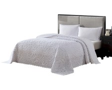 Beatrice Home Fashions Wedding Ring Chenille Bedspread, Queen, White Bedding