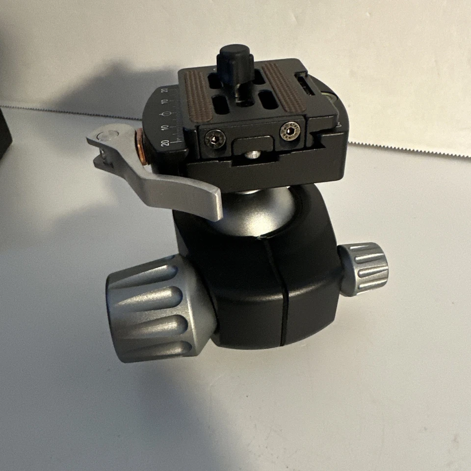 Leofoto LH-40LR Ball Head with LR-50 Lever Release Clamp /Arca - Image 4 of 4