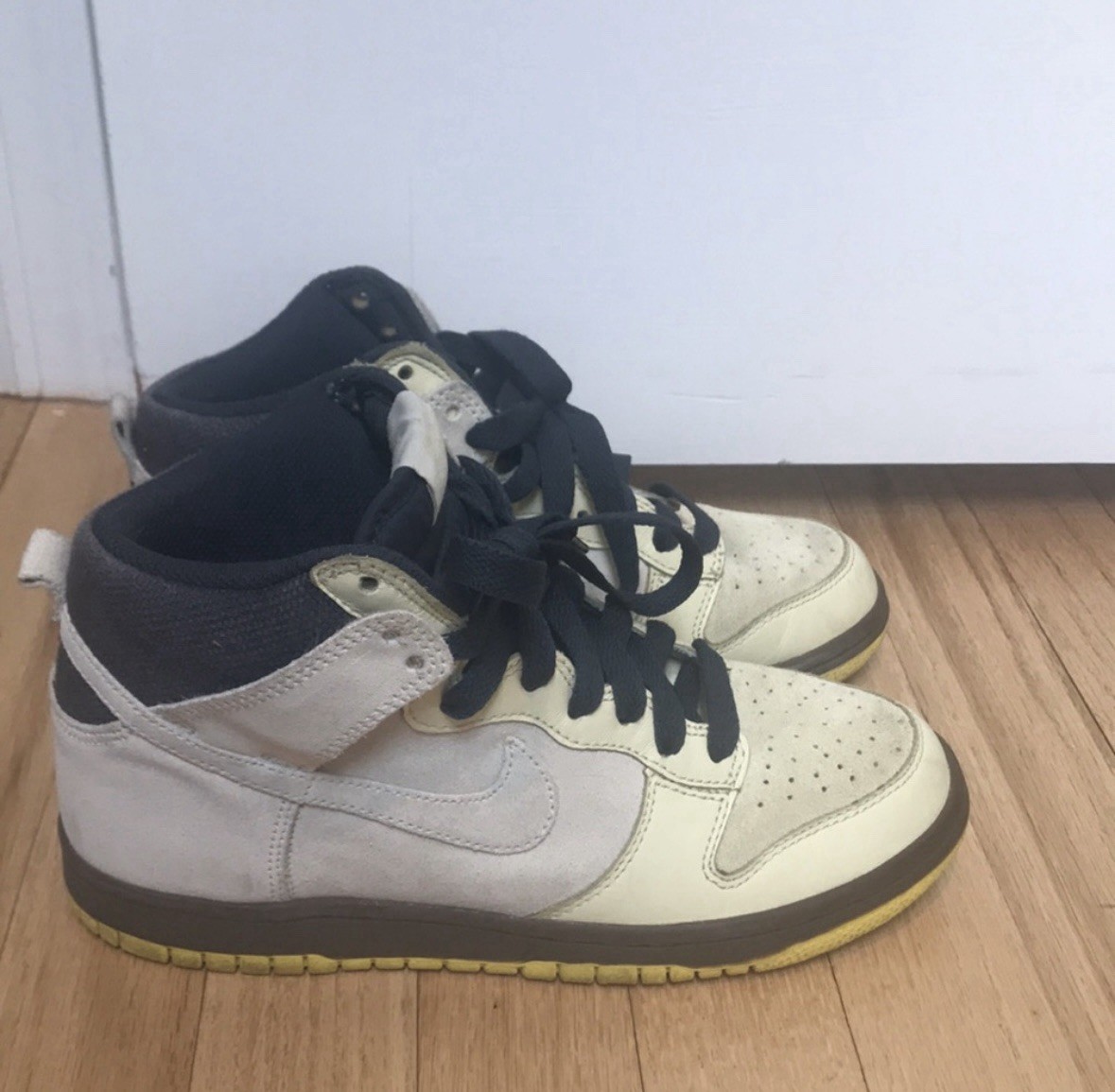 Nike Women’s Dunks Alabaster Sail Classic Charcoal Zest Size 7 View 2