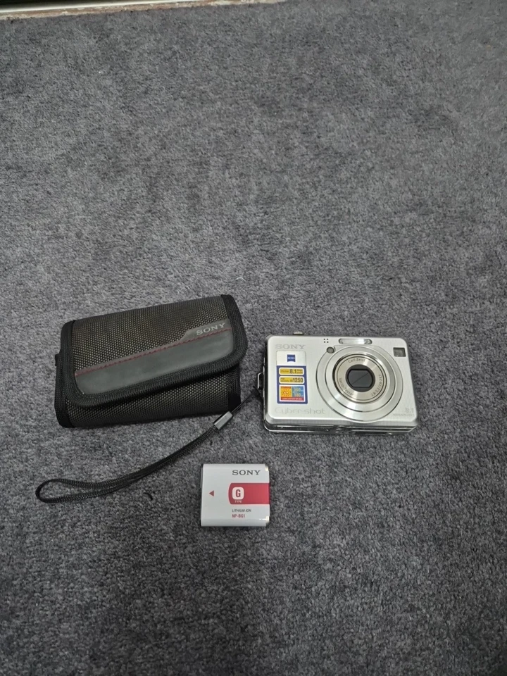 SONY Cyber-Shot DSC-W100 8.1 MP Digital Compact Camera - Silver Tested Gwo - Image 3 of 4