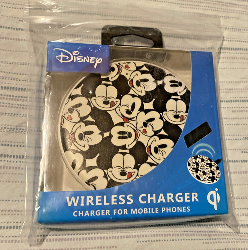Disney Mickey Mouse Wireless Charger for Mobile Phones 10W w/cable & manual NEW