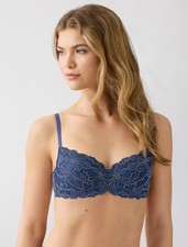 b.tempt'd by Wacoal 953309 b.tempt'd Feeling Famous Balconette Contour Bra