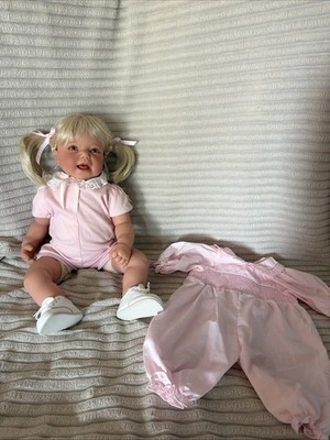Lee Middleton Girl By  Reva Schick  444/1000
