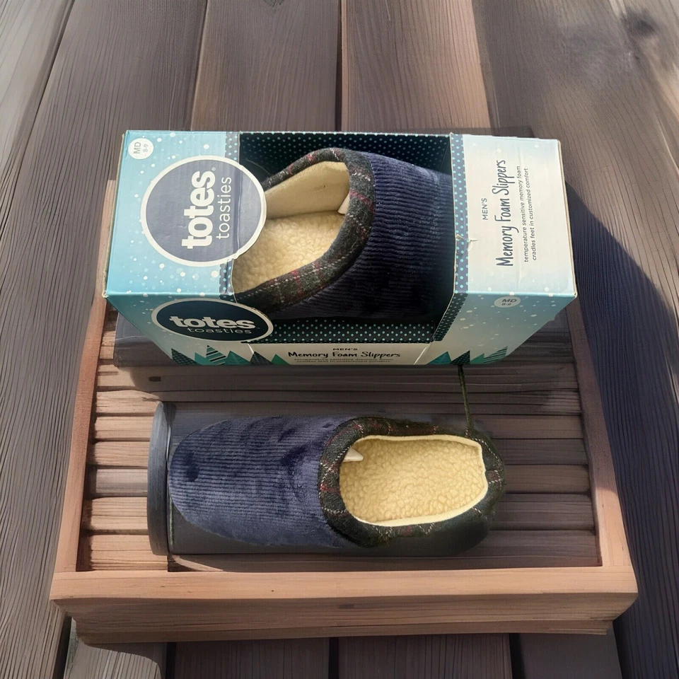 ISOTONER “TOTES TOASTIES” MEMORY FOAM SLIPPERS/HOUSE-SHOES BLUE MEDIUM SIZE 8-9 - Image 2 of 4