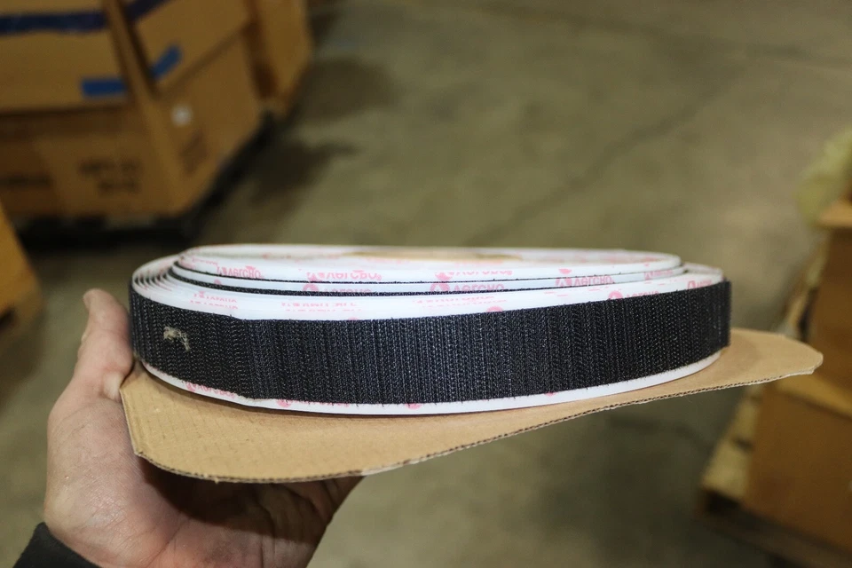 ROLLO DE VELCRO 100 FT 1" Foto 2 de 2