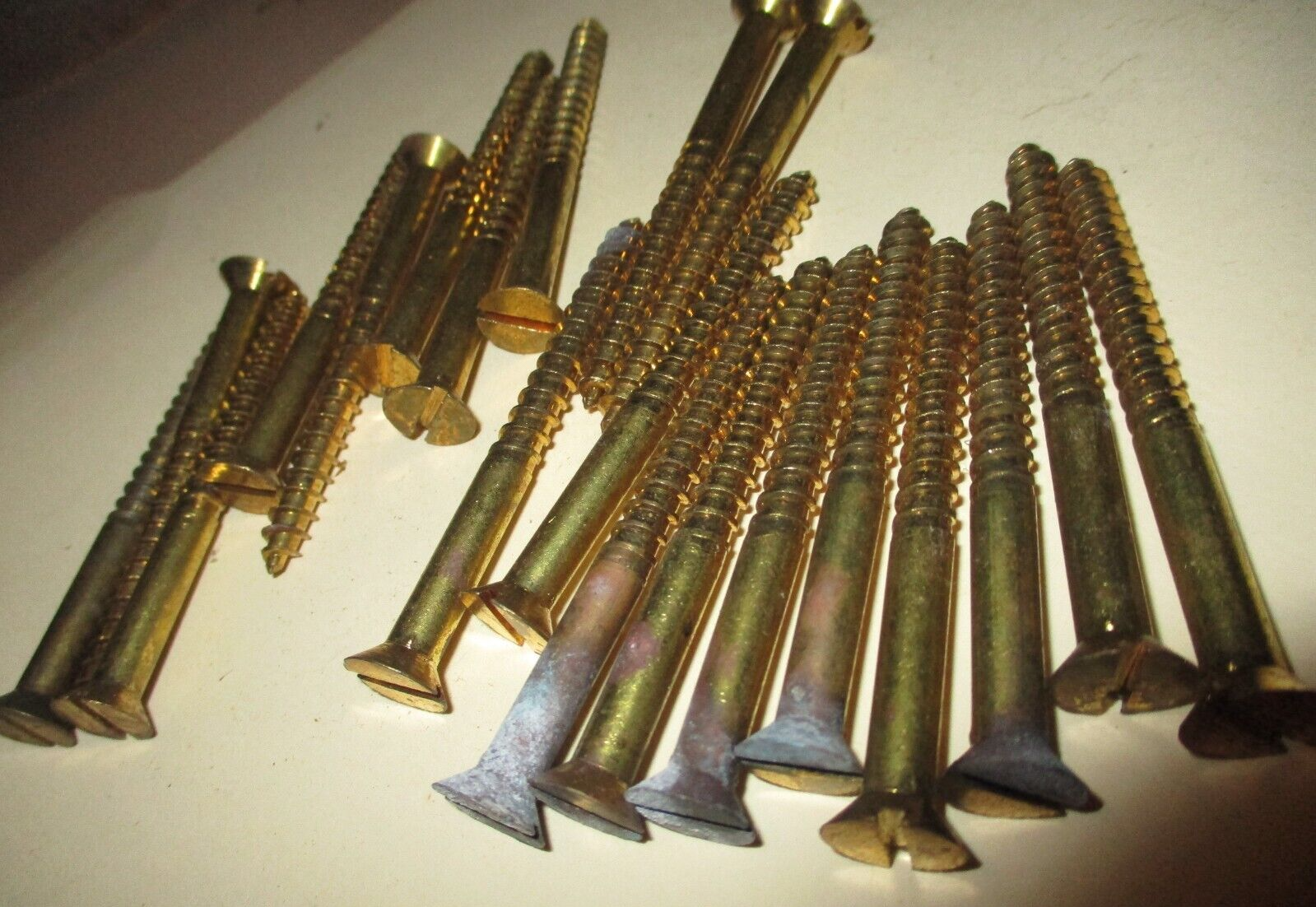 20 VINTAGE NOS, SOLID BRASS WOOD SCREWS W/THE REG SLOTTED FLAT HEAD 2 1/2