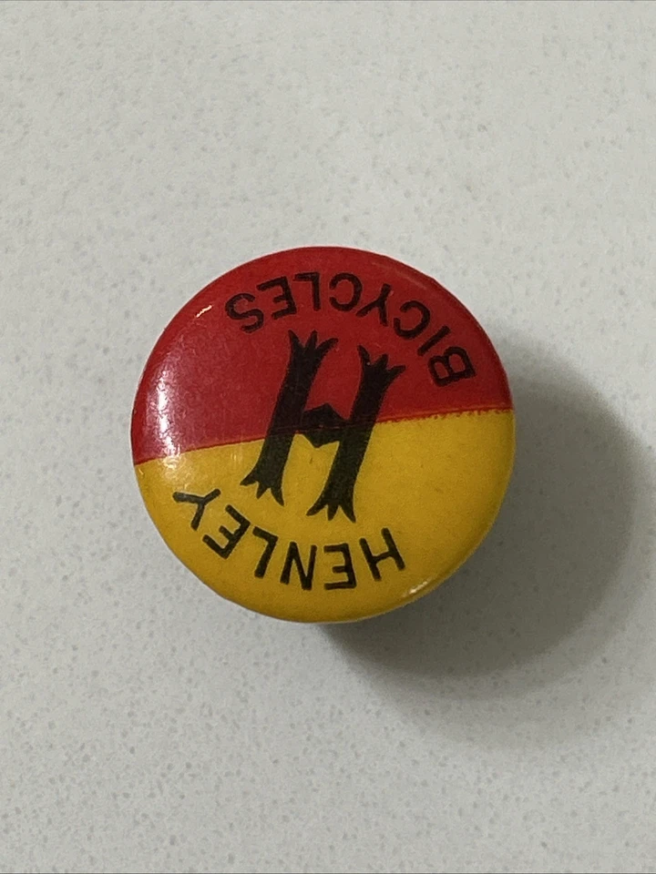 Rare Henley Bicycles Celluloid Advertising Metal Stud Button Lapel Ca 1900 - Image 2 of 4