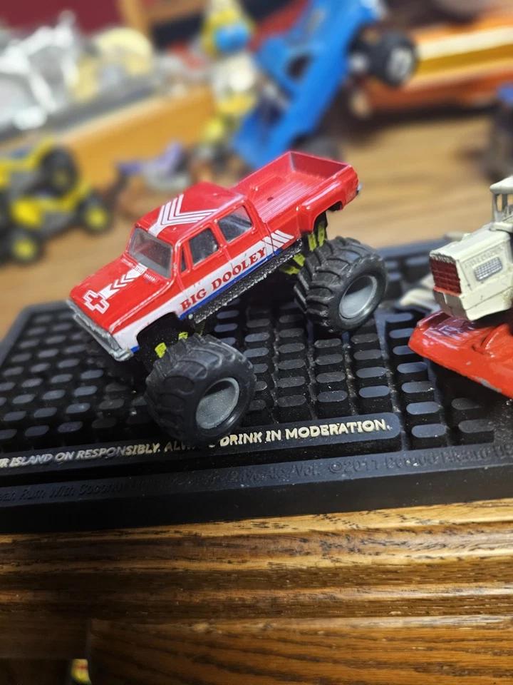 Lot of Farm Vehicles: ERTL & Others. Mostly die-cast - Image 2 of 4