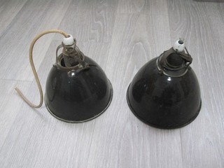 2 x alte schwarze Emaille Deckenlampe Werkstattlampe Fabriklampe Industrielampe