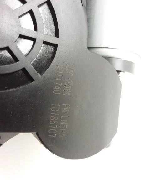 2004-2009 MAZDA 3 Front Passenger Right Power Window Motor  - Image 4 of 4