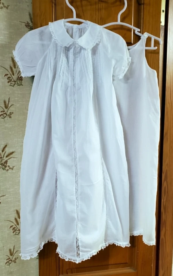 Vestido de bautizo y braguita vintage blanco para bebé Foto 2 de 4