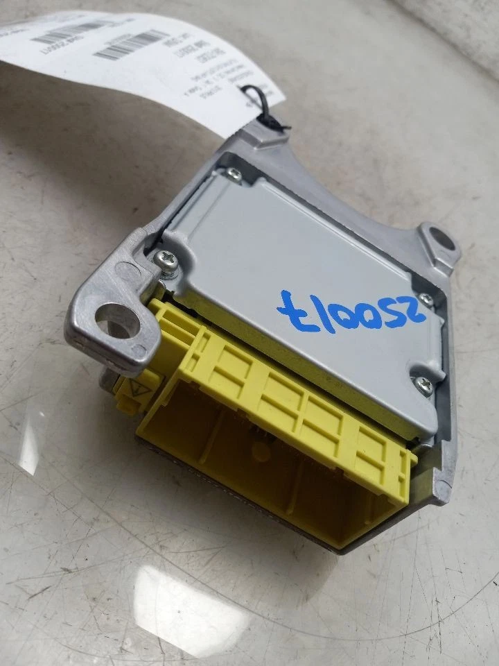 Toyota Prius 2013 1,8 L tracción delantera con airbag módulo de control electrónico ECM  Foto 2 de 4