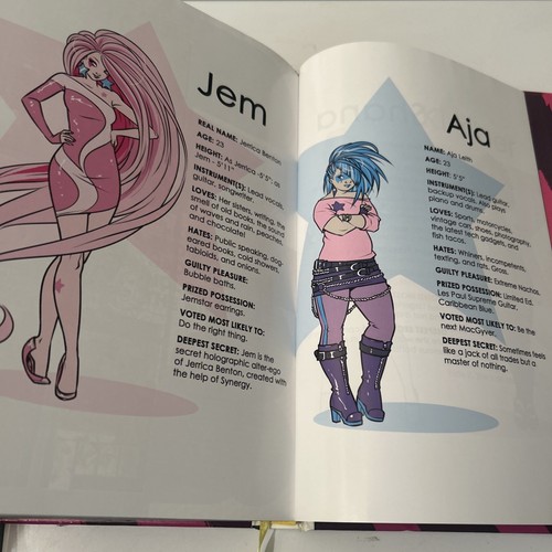 Jem & the Holograms Comic Books 1st Outrageous Edition Hardcover #1-10 IDW - Picture 6 of 14