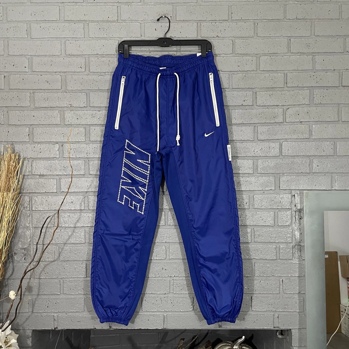 Nike ThermaFIT Standard Issue Men's Winterized Basketball