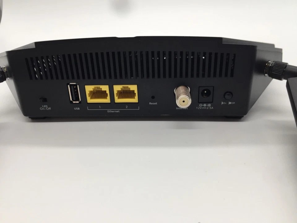 NETGEAR AC1200 WiFi Cable Modem Router Model C6220 NO POWER ADAPTER FREE S/H - Image 2 of 4