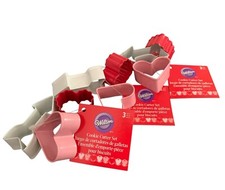 3 Pack Wilton 3 pc Valentines Color Coated Me...