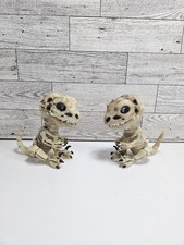 2 Untamed Skeleton Dino by Fingerlings Doom by WowWee 4" WORKS