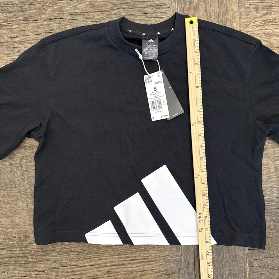 Camiseta de novio Adidas Essentials con logotipo grande negra/blanca para mujer (JG8736) talla pequeña Foto 4 de 4