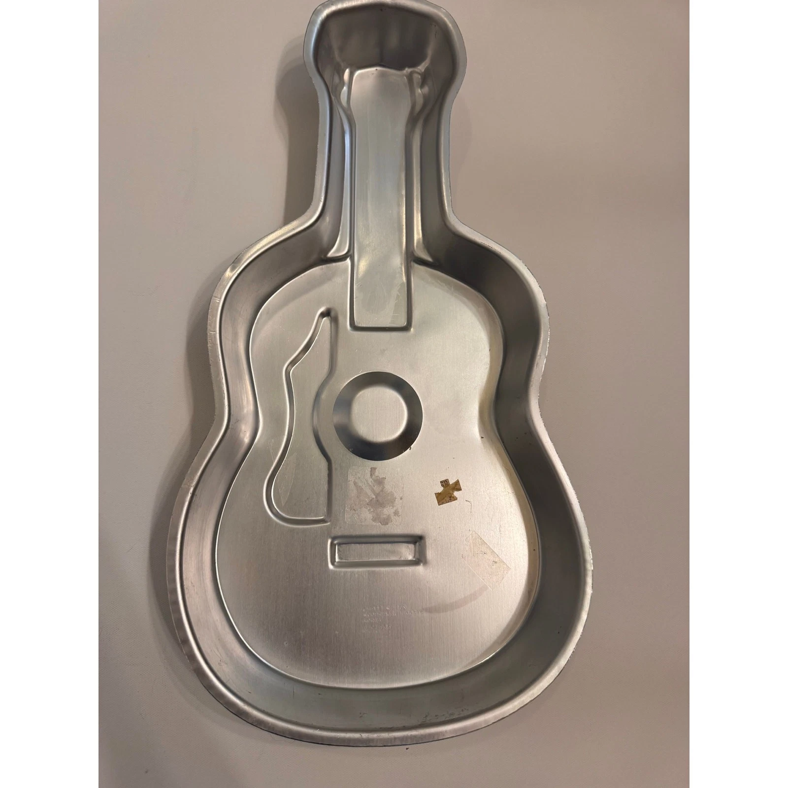 Vintage 1977 Wilton 502-933 Guitar Cake Pan 1 Hole 19x10x2
Opens in a new window or tab
