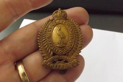 MILITARY BADGE NEW ZEALAND 1ST CANTERBURY INFANTRY REGIMENT 5CM X 3.5CM (1596) - Image 1 of 4