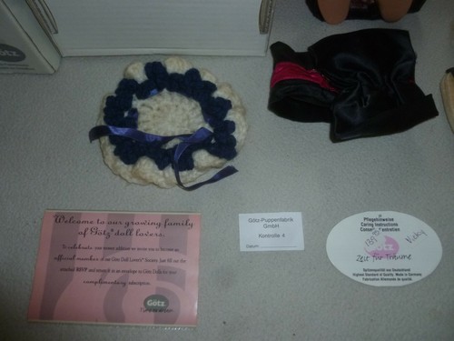 LOTE EN CAJA DE MUÑECAS Y ACCESORIOS GOTZ PUPPENFABRIK VICKY GmbH ROPA RARA ALEMANIA > - Imagen 5 de 12