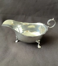 Antique Solid Silver Gravy/Sauce Boat. Chester 1911.