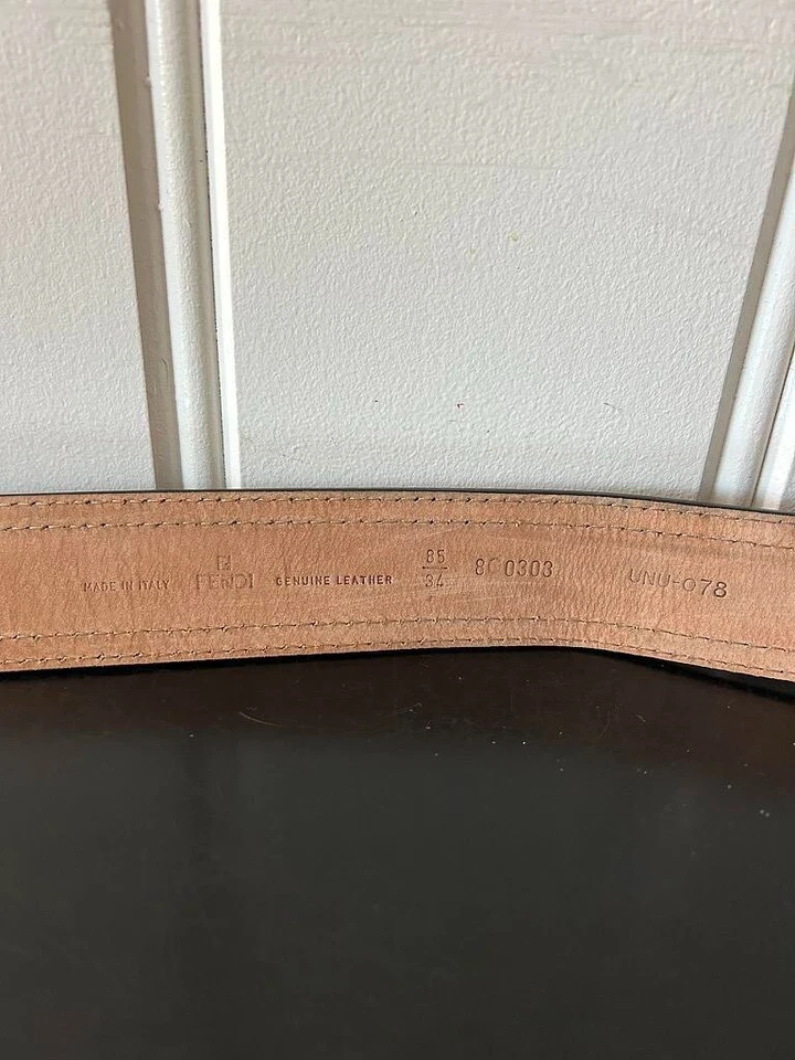Cinturón Fendi de cuero negro Foto 3 de 4