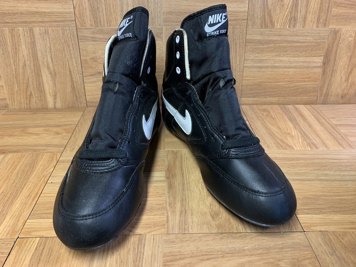 VNTG🔥 Nike Strike Force Vintage NFL Football Cleats Size 9 Bo