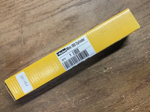 NEW IN BOX PARKER P1A-S020DS-0100 / P1AS020DS0100 PNEUMATIC CYLINDER