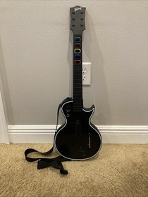 Xbox 360 S Console 4GB + Guitar Hero bundle + Guitar + Games. Tested!!