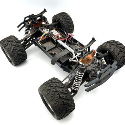 RARE VINTAGE DHK Hobby Crosse 1/10 Run 4x4 Monster Truck 38 Kph 8136 Untested