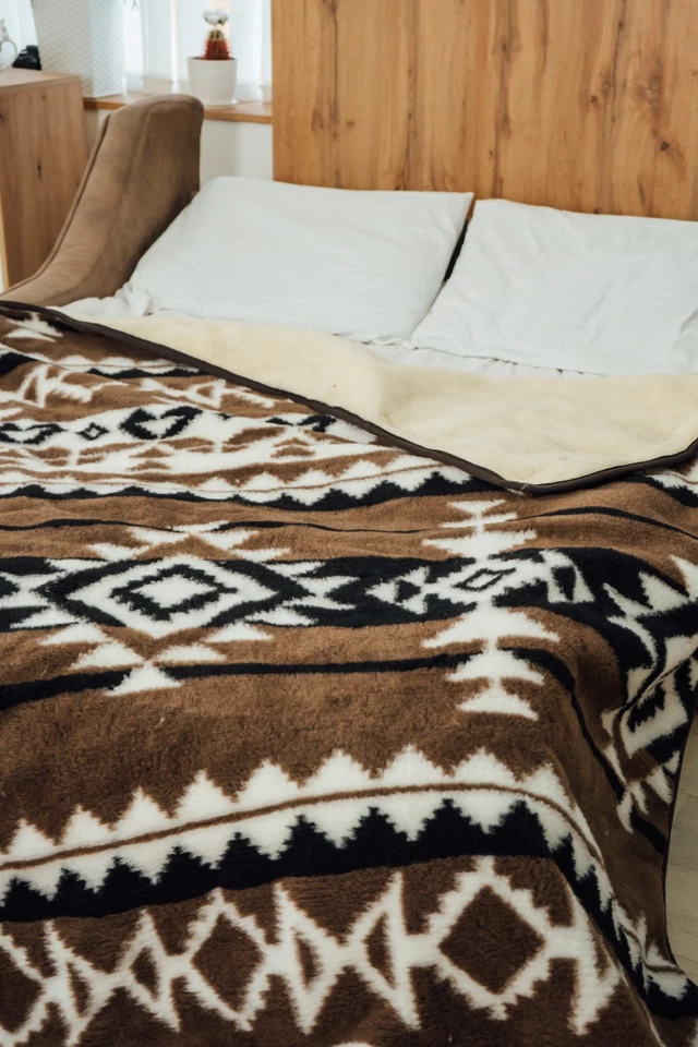 Premium Natural Wool Blanket – Soft, Breathable, Moisture-Wicking, All Seasons - Image 4 of 4