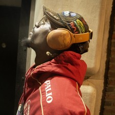 Skull Candy Headphones Crusher Evo color Washed Tan Wireless Subwoofer Mic