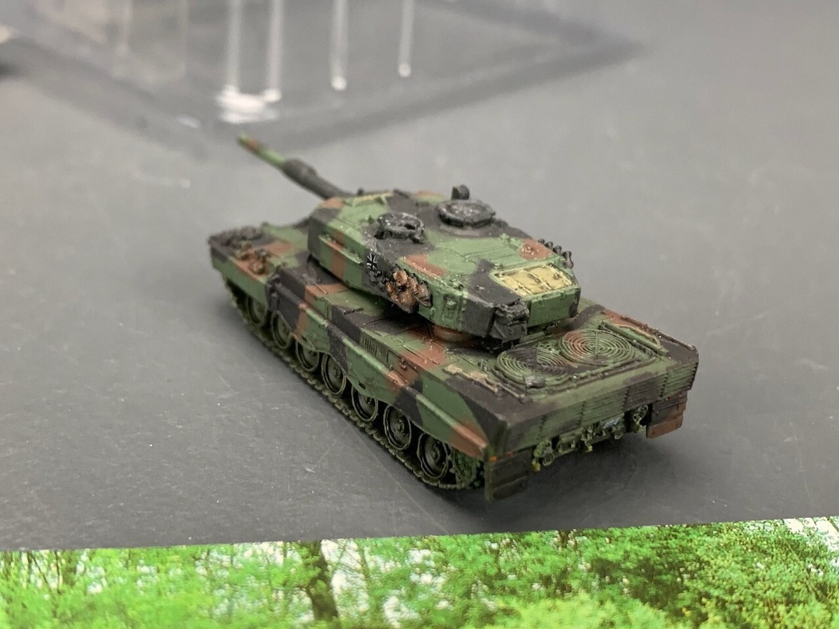 1:144 Takara Panzertales World Tank Museum 06 Series Leopard 2 CB