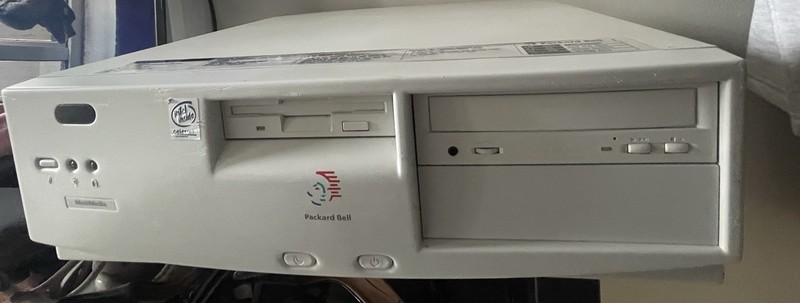 vintage Packard Bell Multimedia 9266 desktop computer.