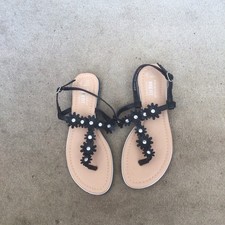 NEW Black toe post sling back flower/jewel trim sandals Size 5 WIDE By PRIMRK