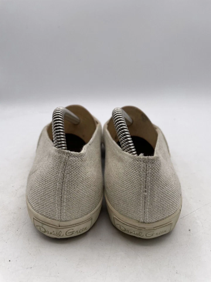 Daniel Green Flats Women's Sz 6.5M Gray Embroidered Sun Moon Stars Slip On - Image 3 of 4