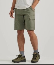 NEW Wrangler ATG All Terrain Gear Men's Olive Green Cargo Shorts Size 44 NWT