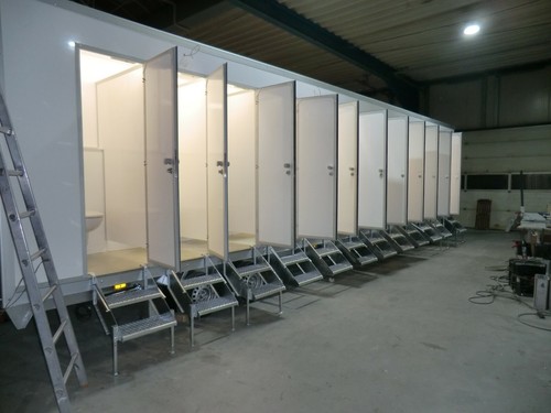 Alisch Vermietung größter Toilettenwagen der Welt 22 WC u. Urinale auf 2 Seiten - Bild 5 von 7