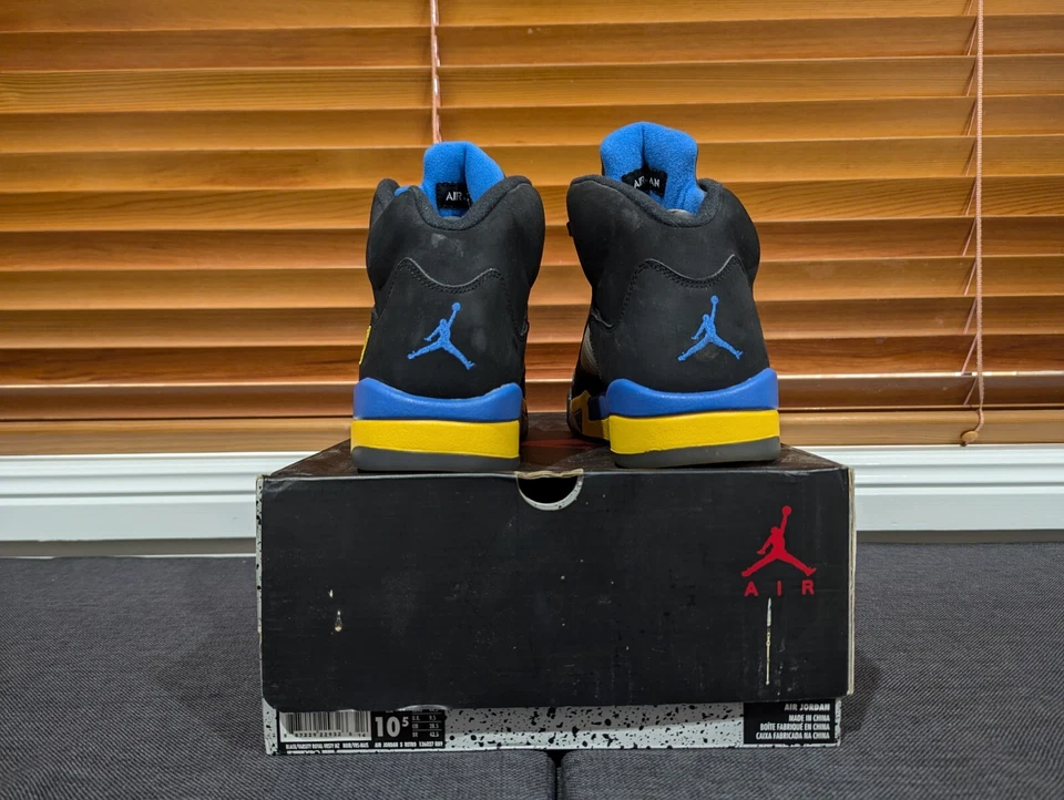 10.5 码 - Air Jordan 5 复古上海申 — 第 3/4 张图片