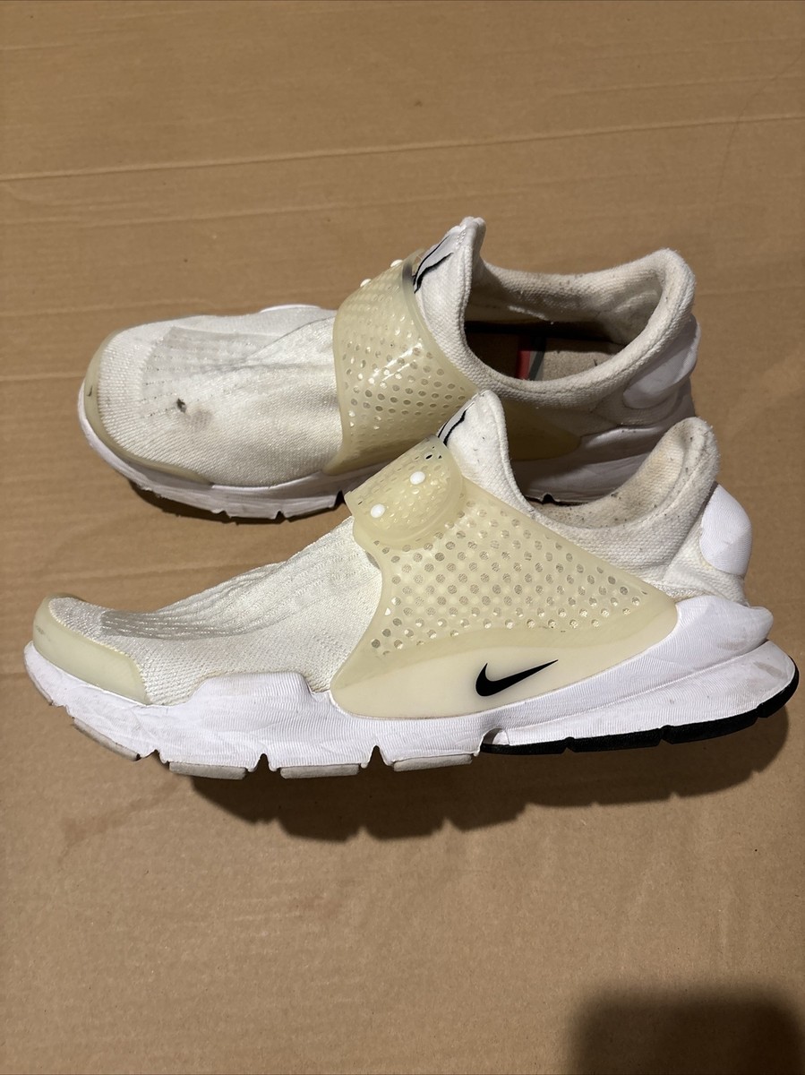 white nike sock dart